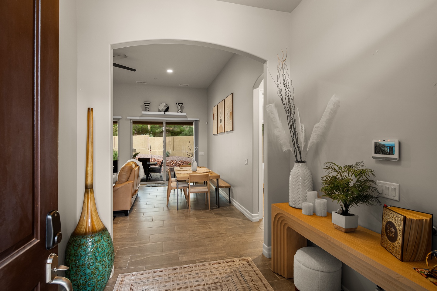 JL_5CougarDr-interiors-CommonAreas-01
