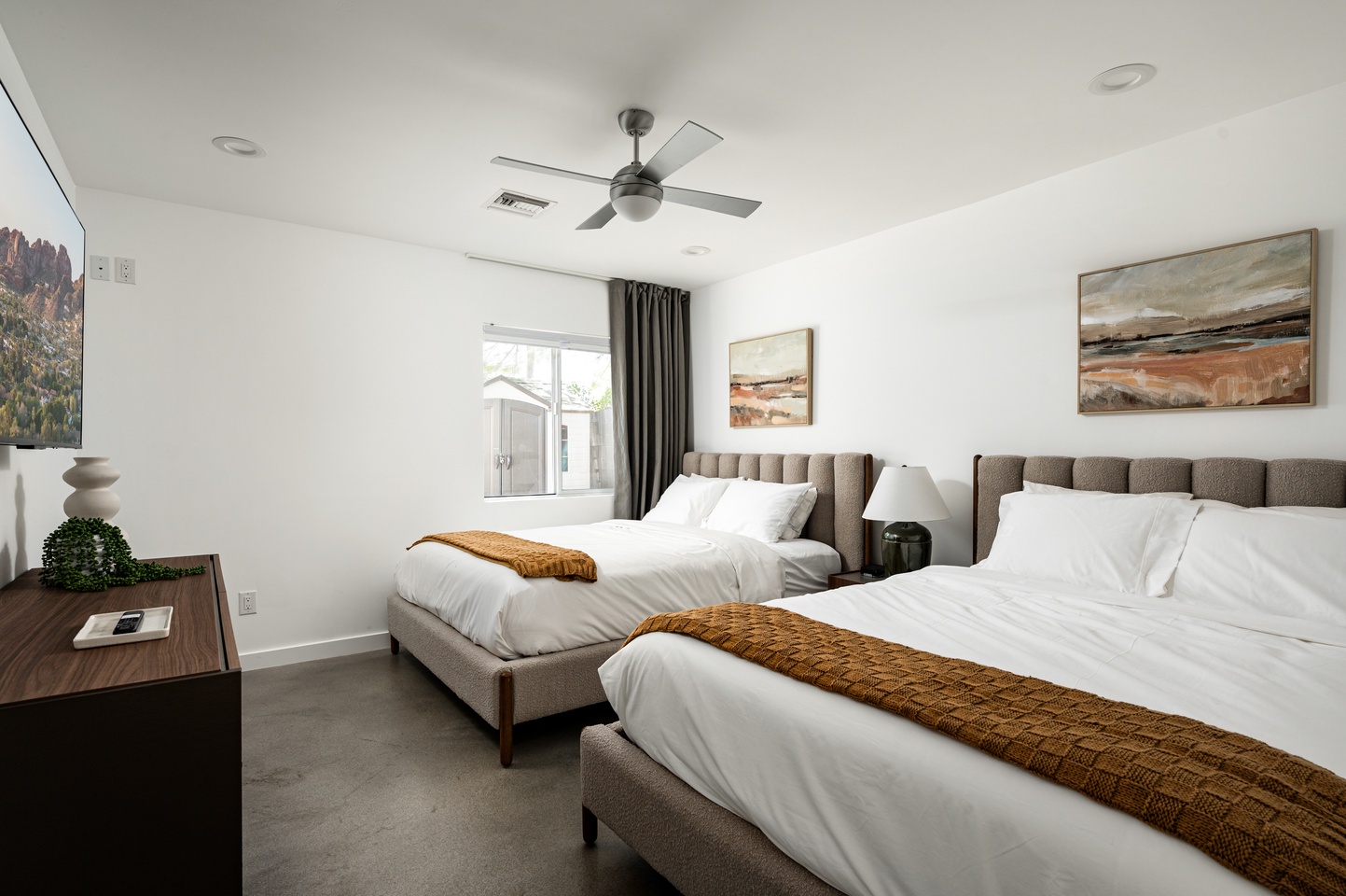 Bedroom #4 - Two queen beds