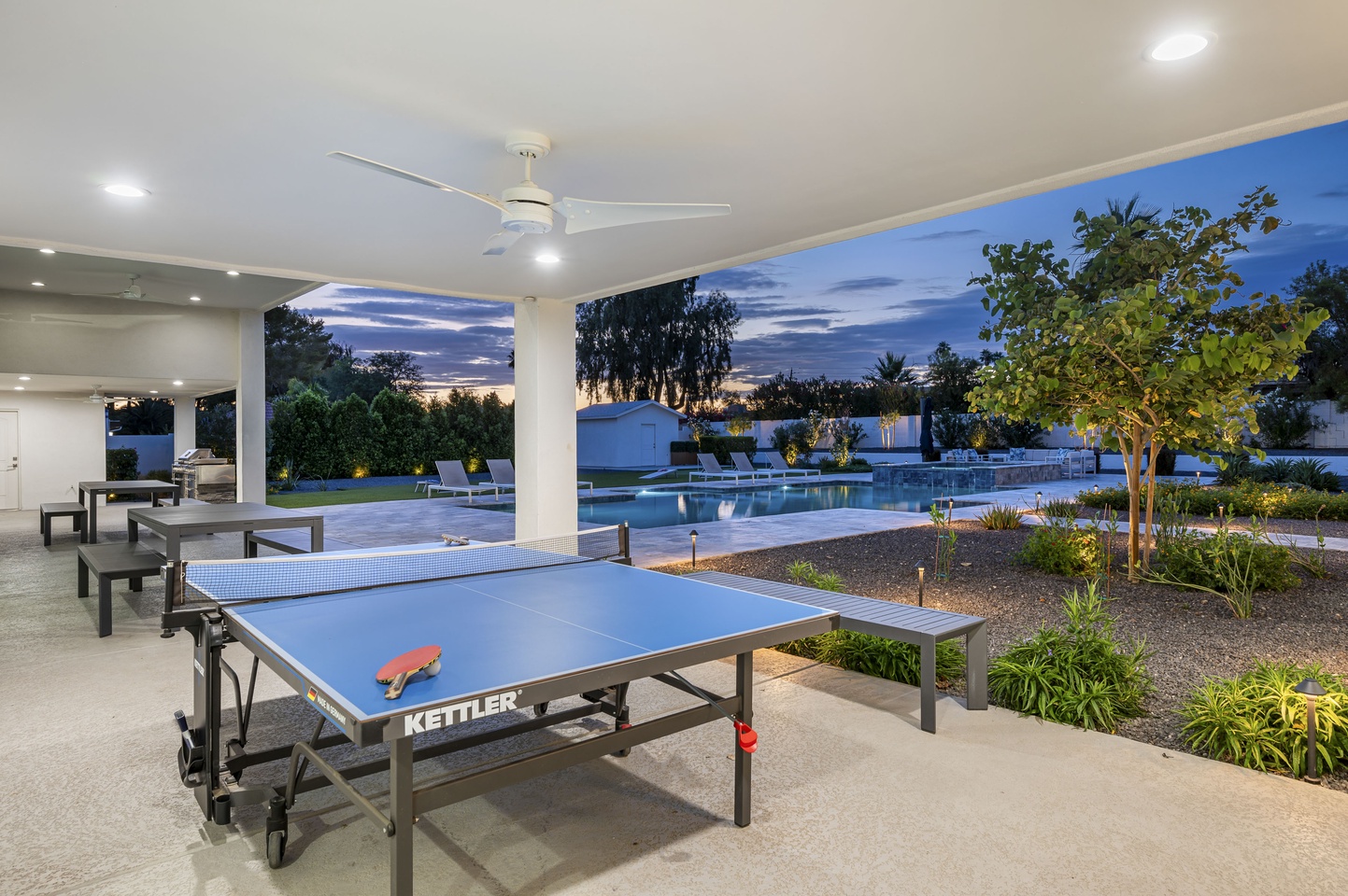 Challenge each other in Ping Pong