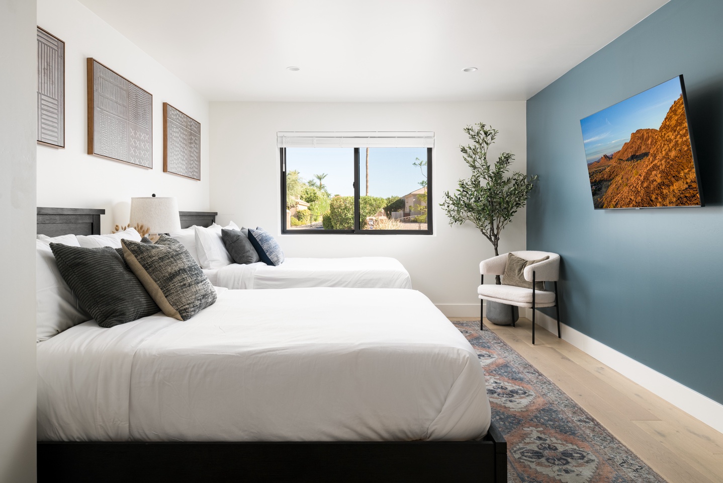 Bedroom 3 - 2 Queen beds