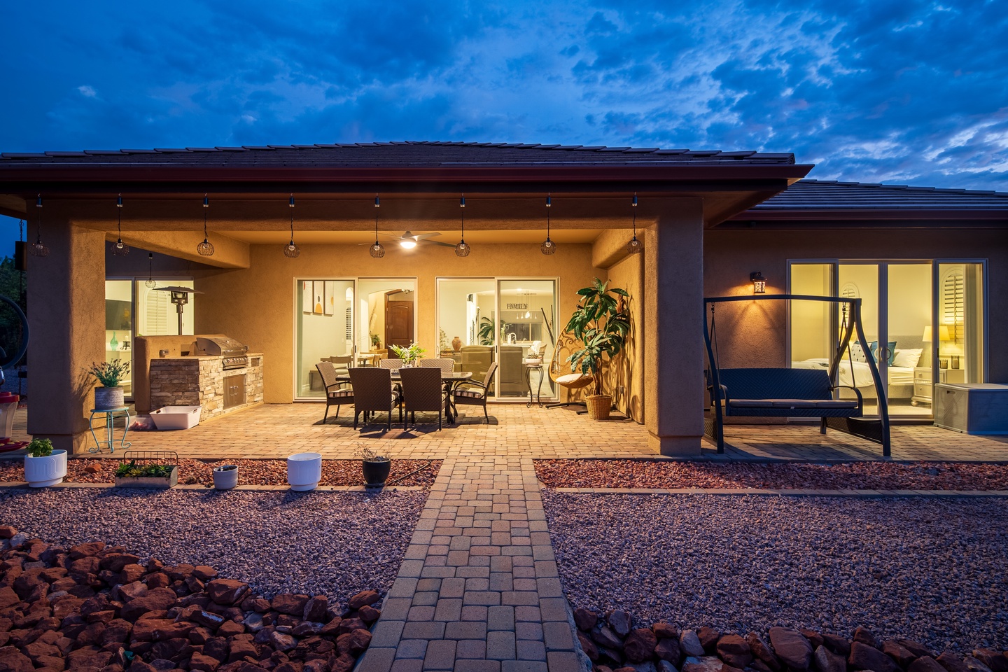 JL_5CougarDr-exteriors-24