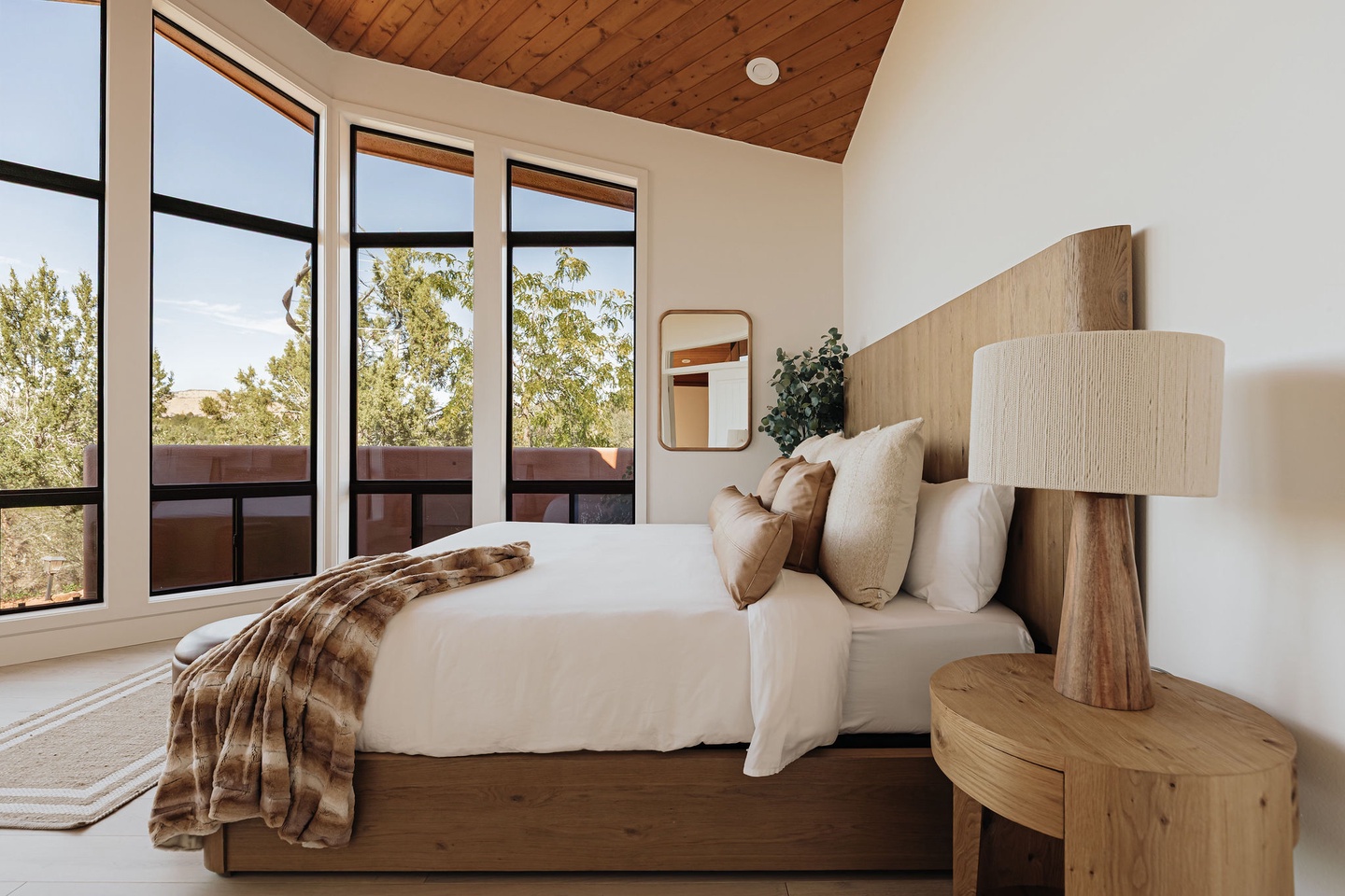 Bedroom 1 - Kind beg