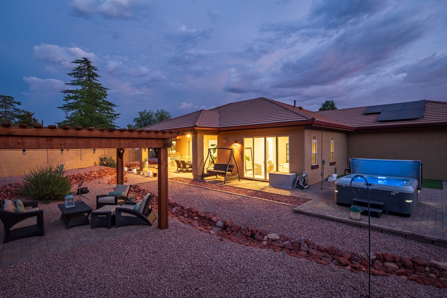 JL_5CougarDr-exteriors-25