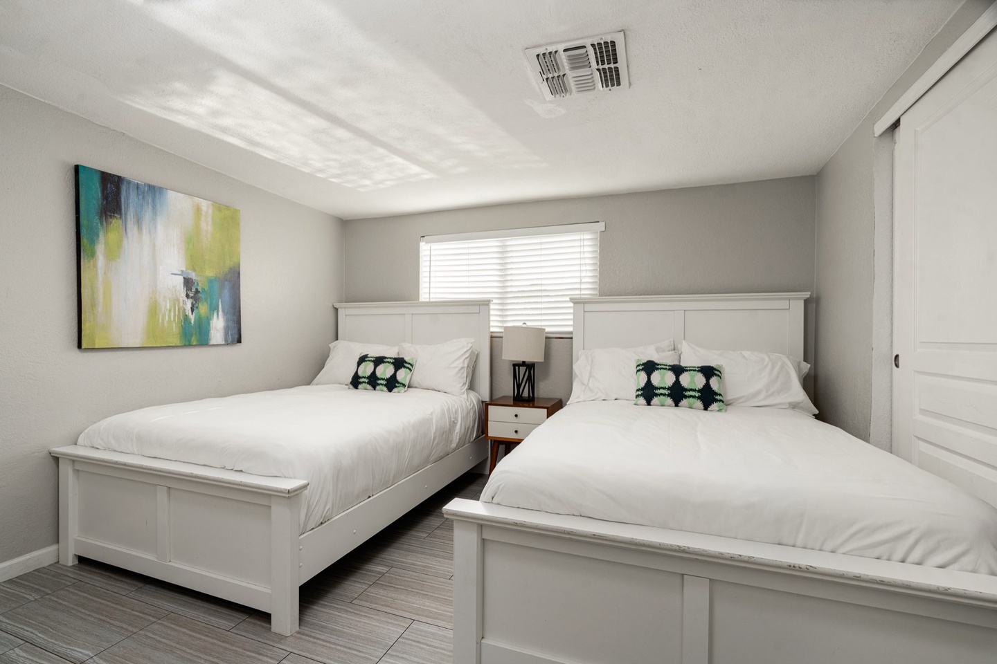 Bedroom 5 - 2 full beds