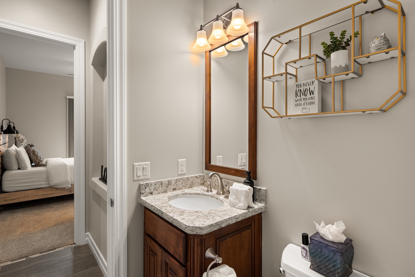 JL_5CougarDr-interiors-Bedrooms-02
