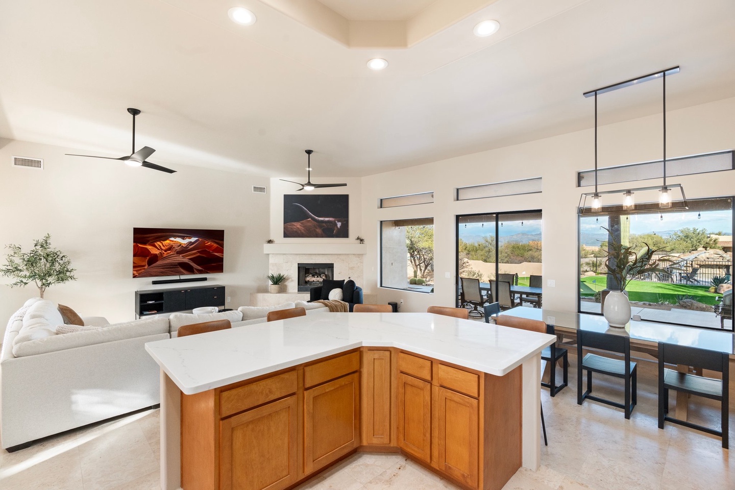Open flow to the living room/dining room