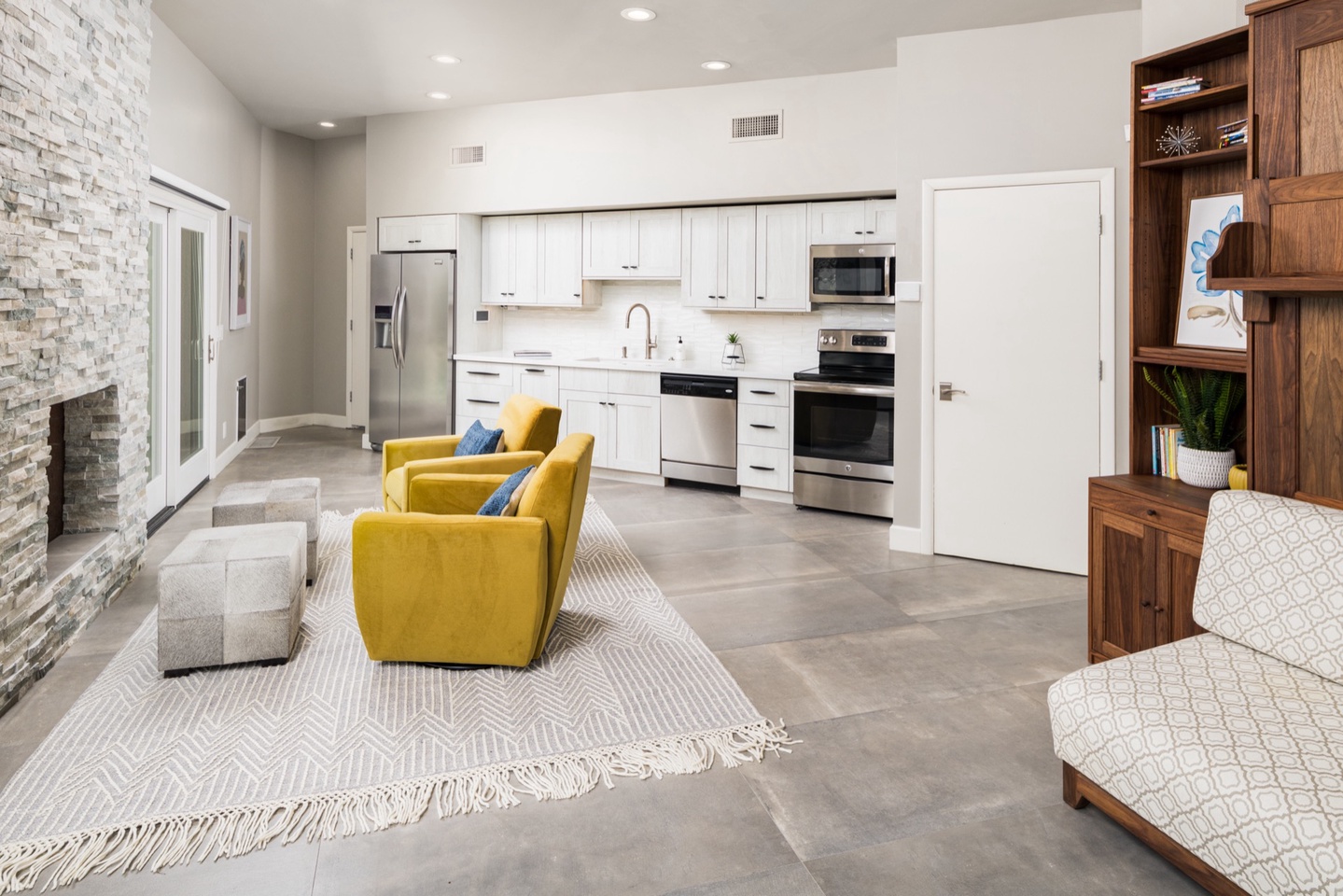 Guest suite with fully stocked kitchen