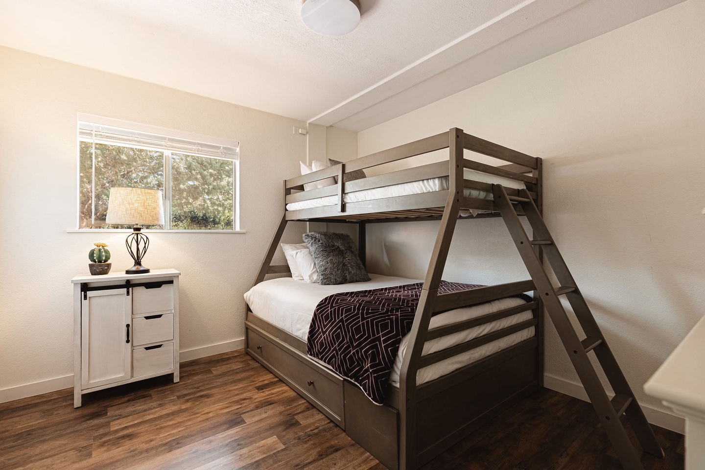 Bedroom #6 - Twin over Full bunk bed