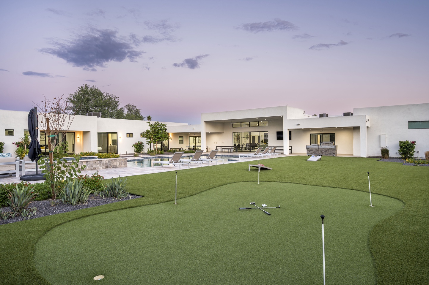 Practice your putting before the round!