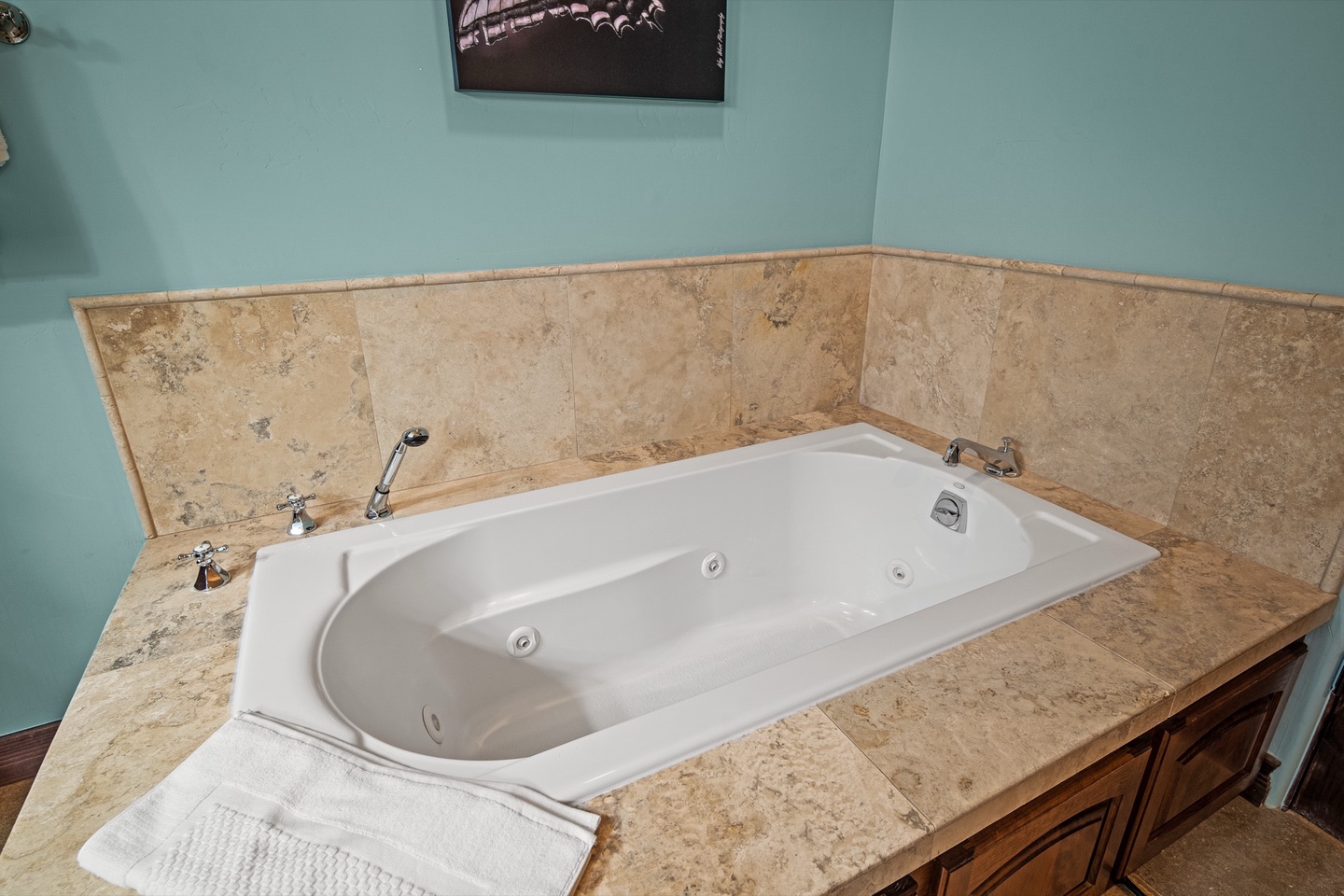 Bathroom 2 - bath tub