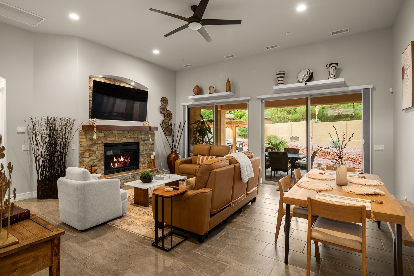 JL_5CougarDr-interiors-CommonAreas-03