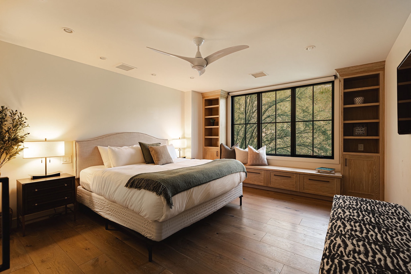 Bedroom 2 - King bed