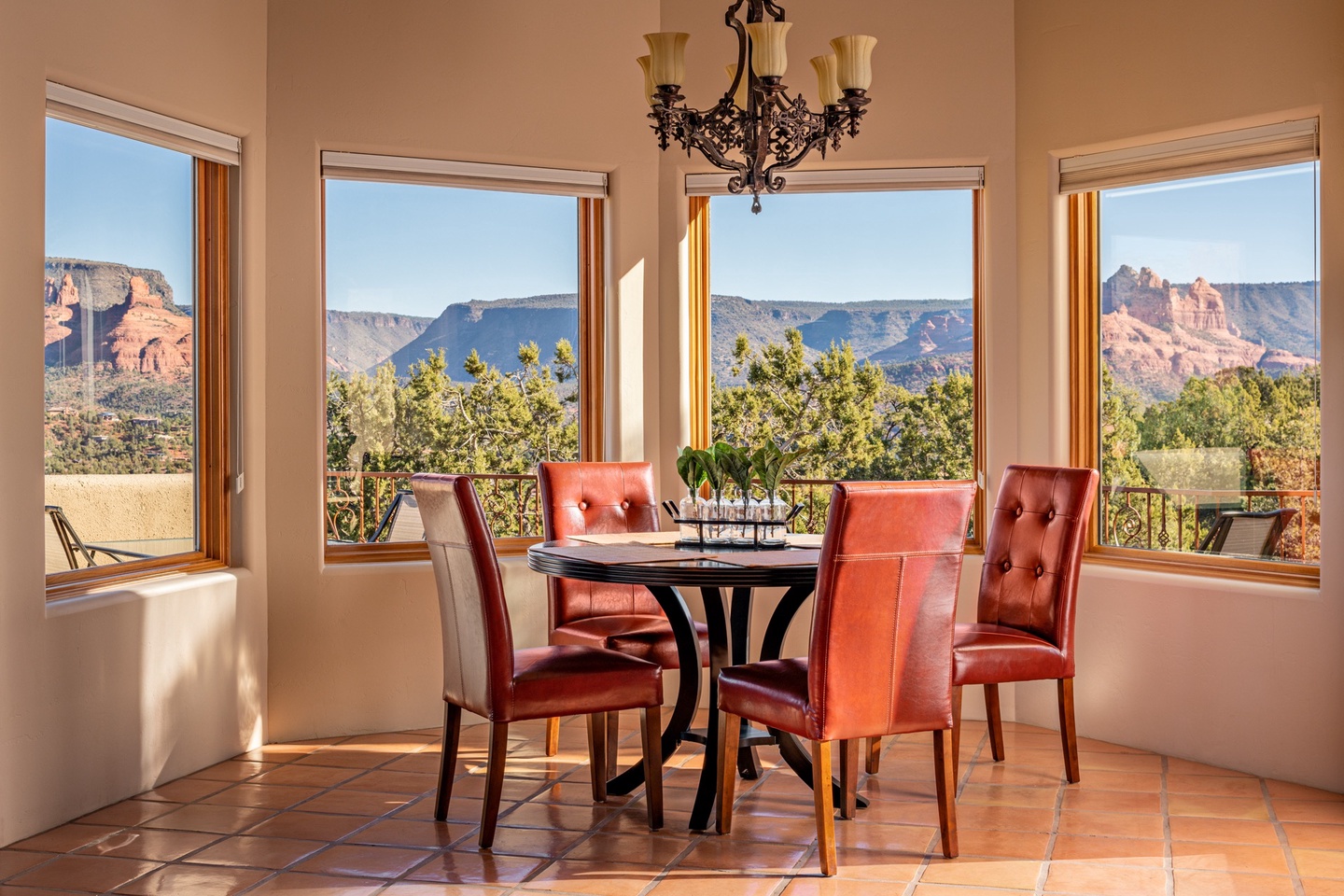 Great breakfast table for morning coffee and catching up on a few emails