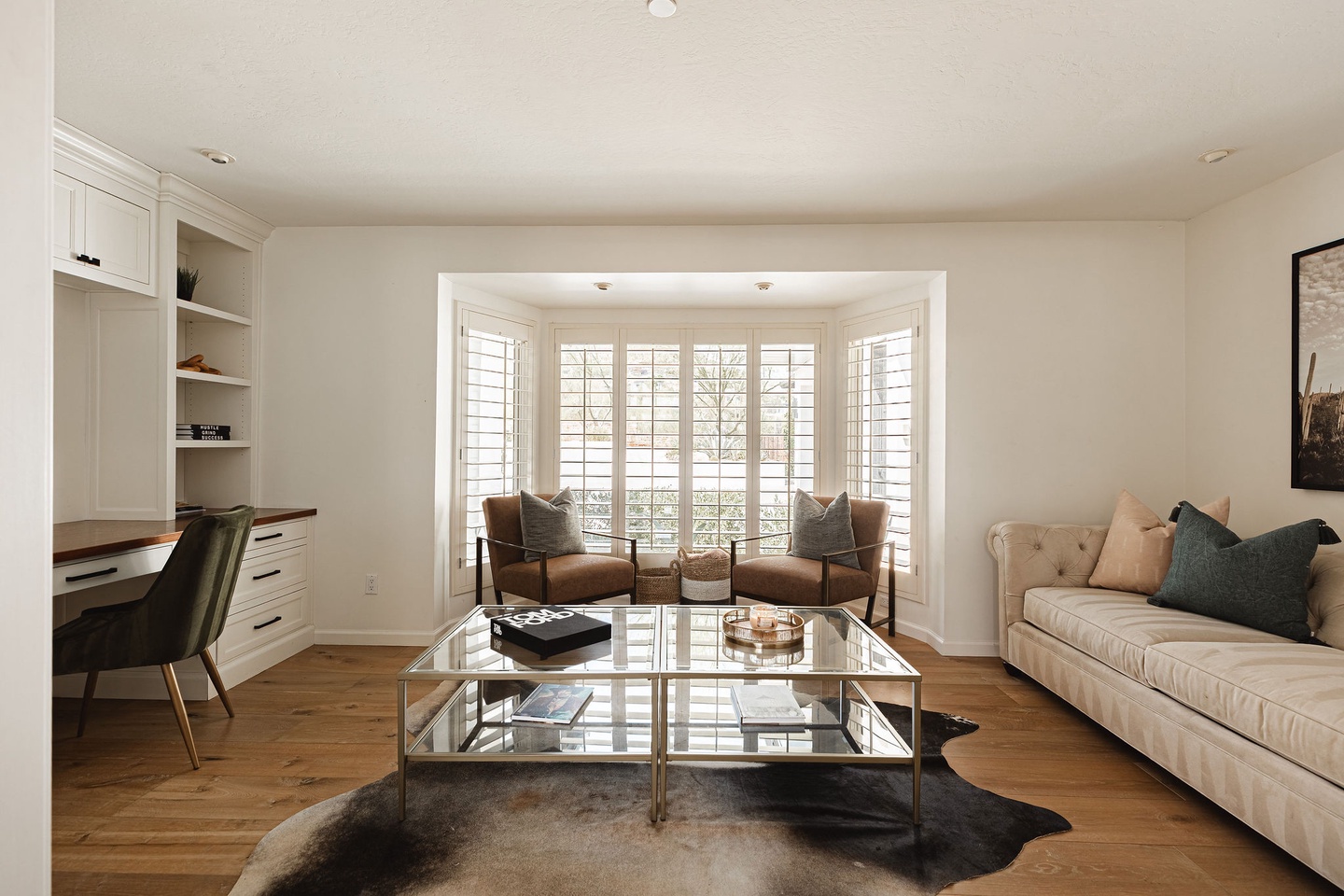 Office space with sofa sleeper