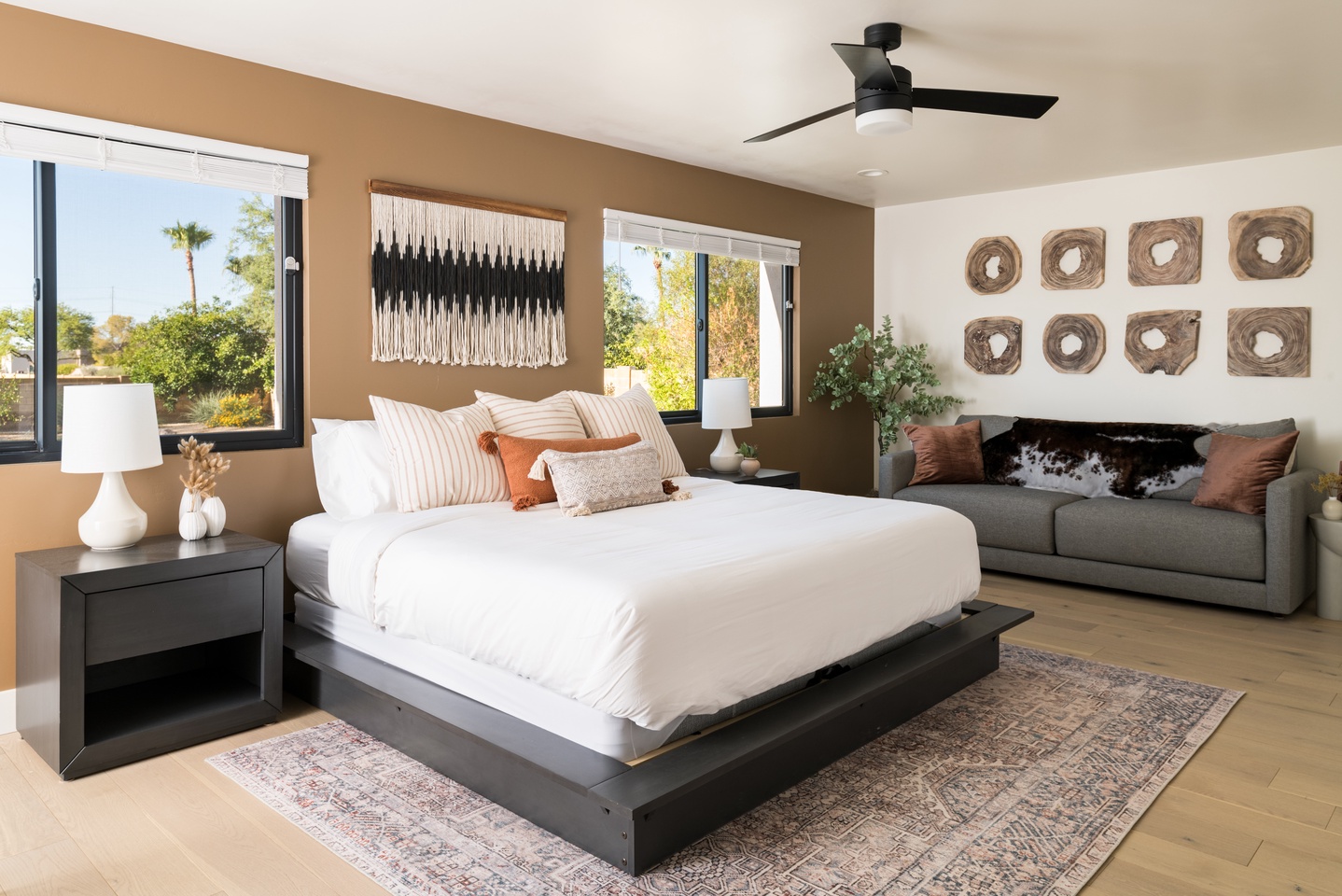 Master bedroom - King bed