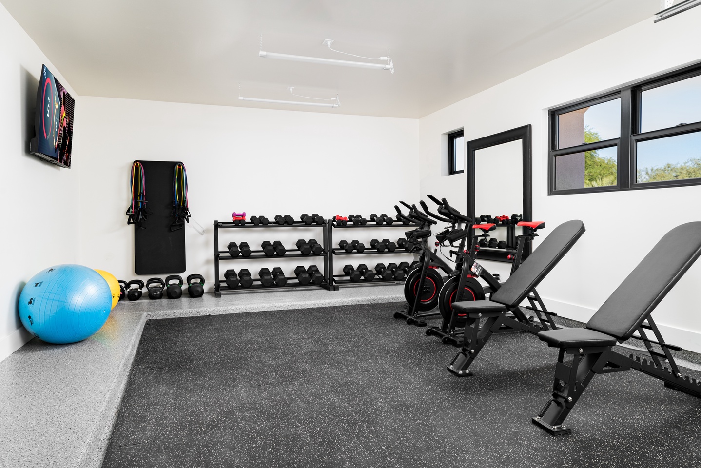 No excuses while on vacay with this fully loaded gym