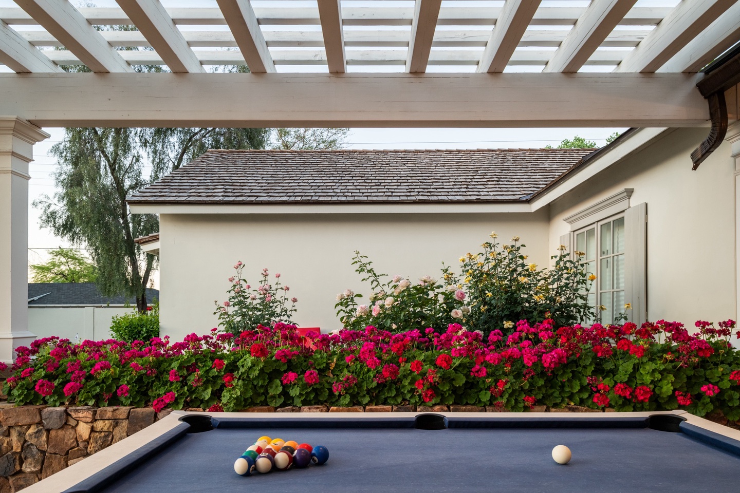 Outdoor pool table