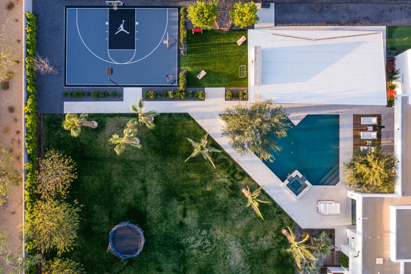 Elegant layout (trampoline no longer included)