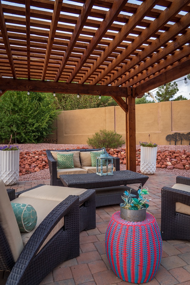 JL_5CougarDr-exteriors-14