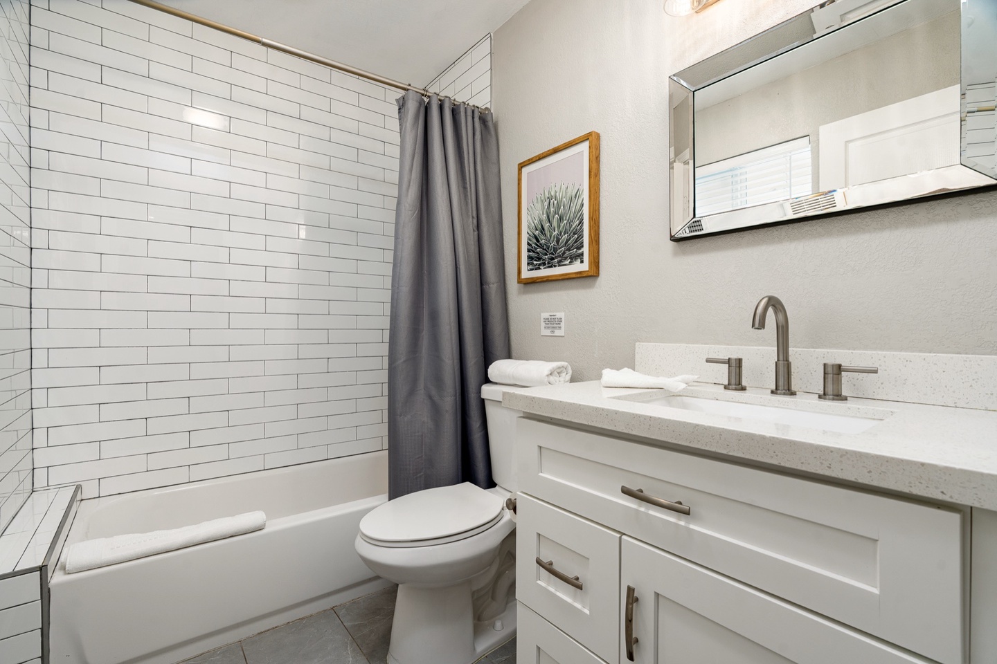 Bathroom 3 w/ Shower & Tub combo