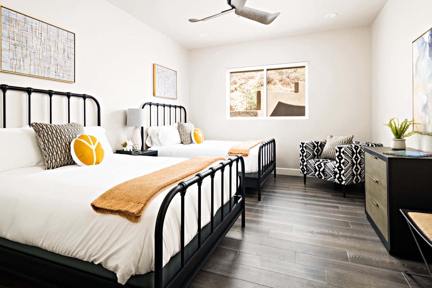 Bedroom 5 - Two Queen beds