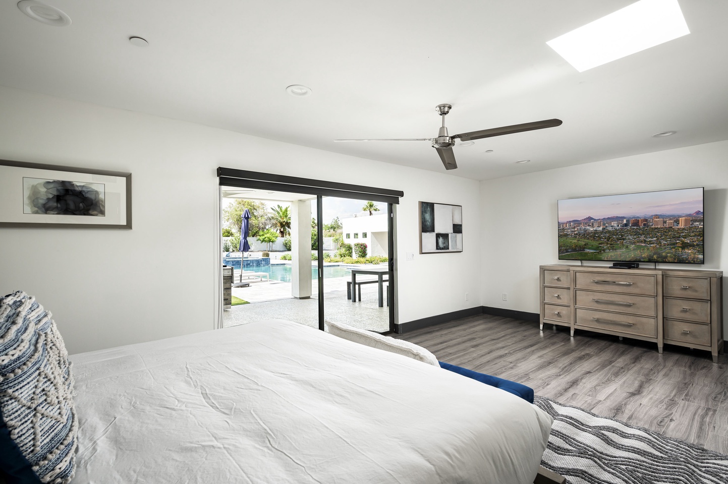 Bedroom 4 - backyard access & HDTV