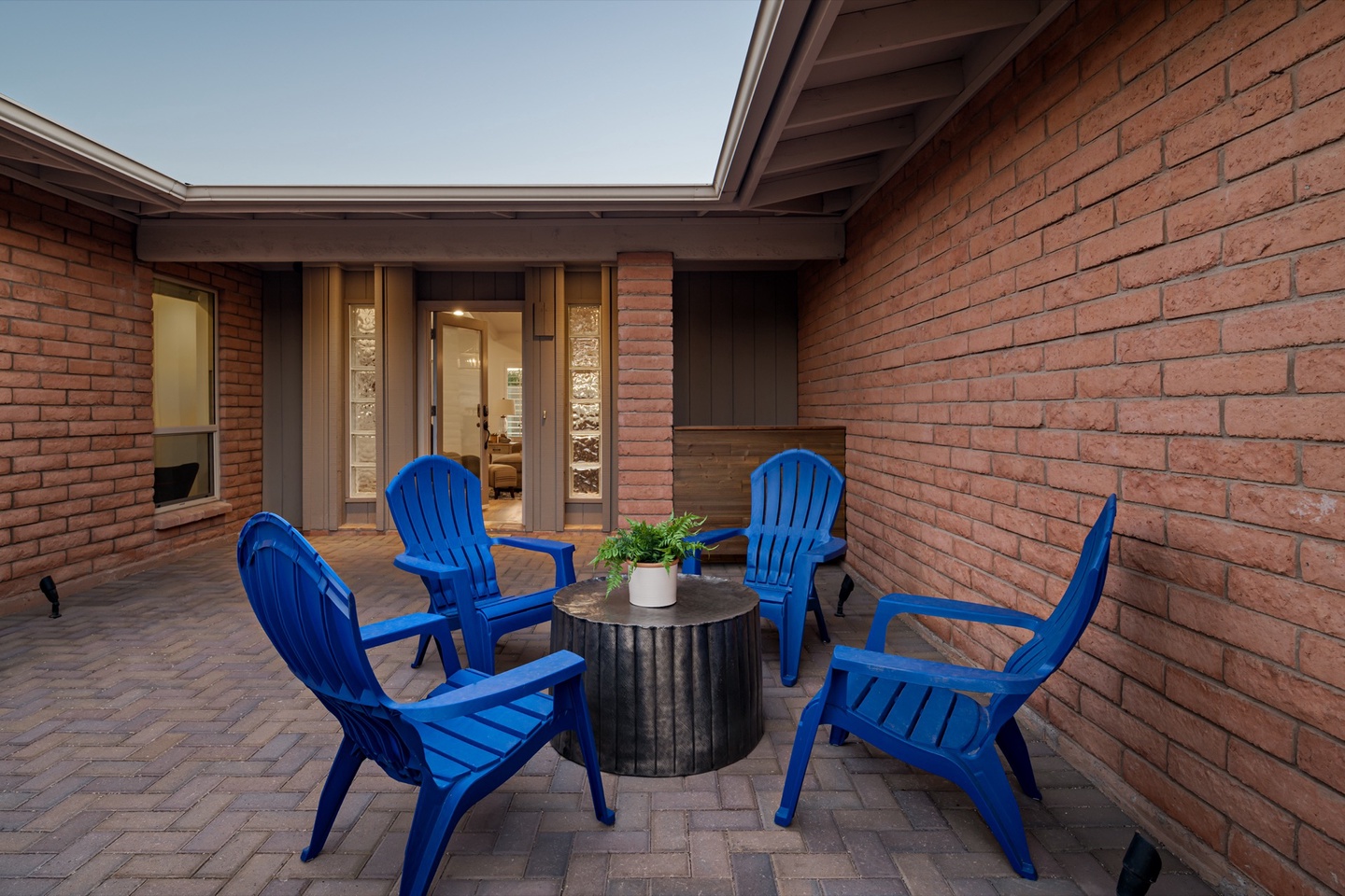 Front courtyard - great for evening chats