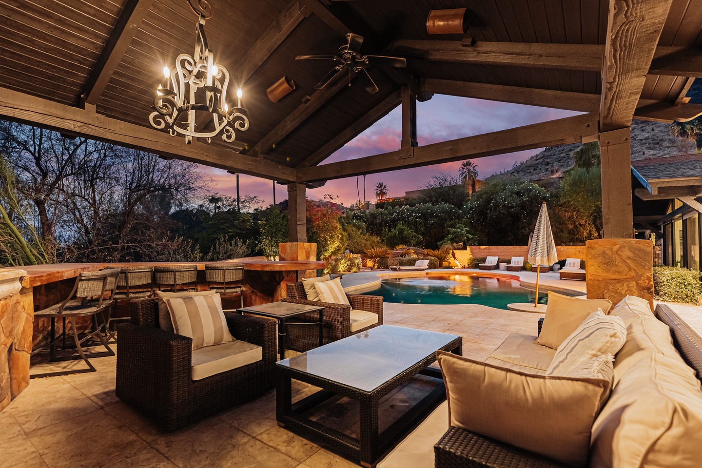 Outdoor kitchen area