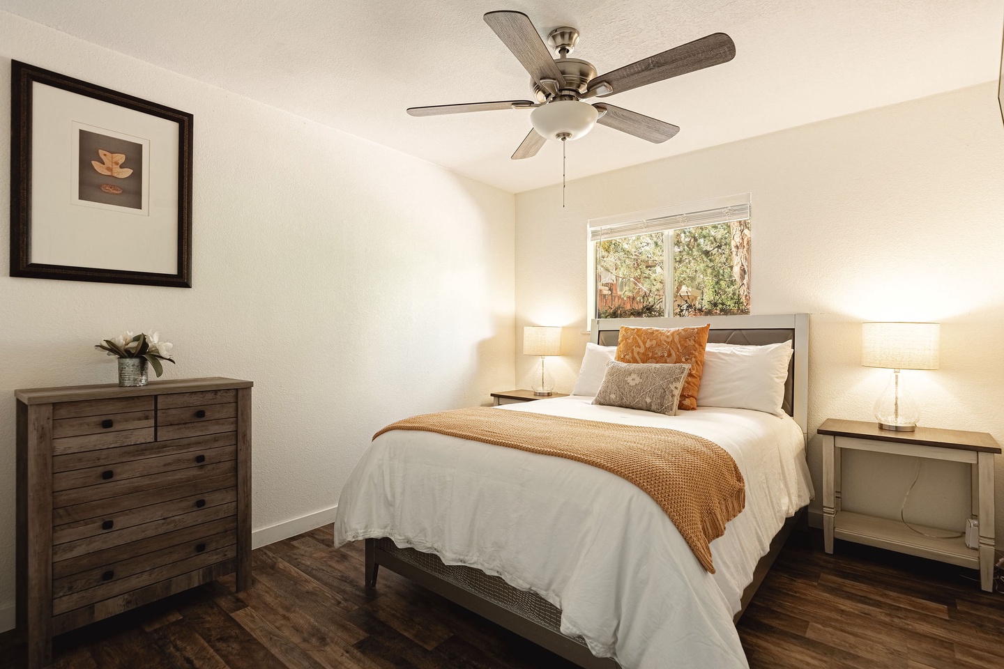 Bedroom #5 - Queen bed