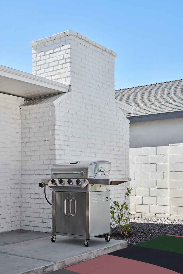 Outdoor BBQ grill