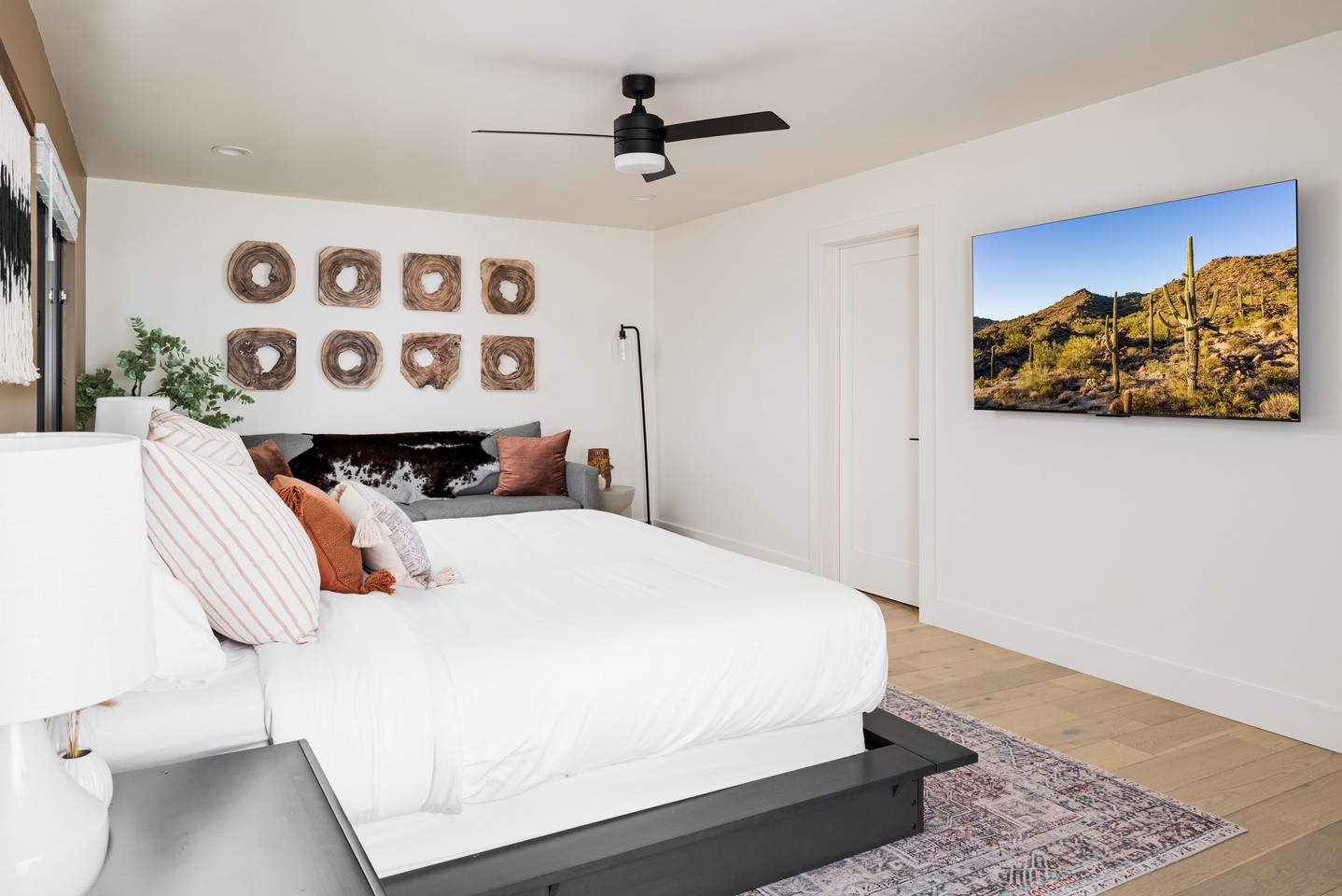 Wall TV with streaming