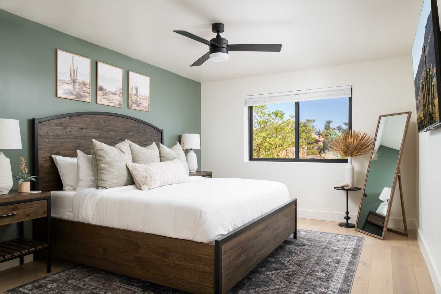 Bedroom 4 - King bed
