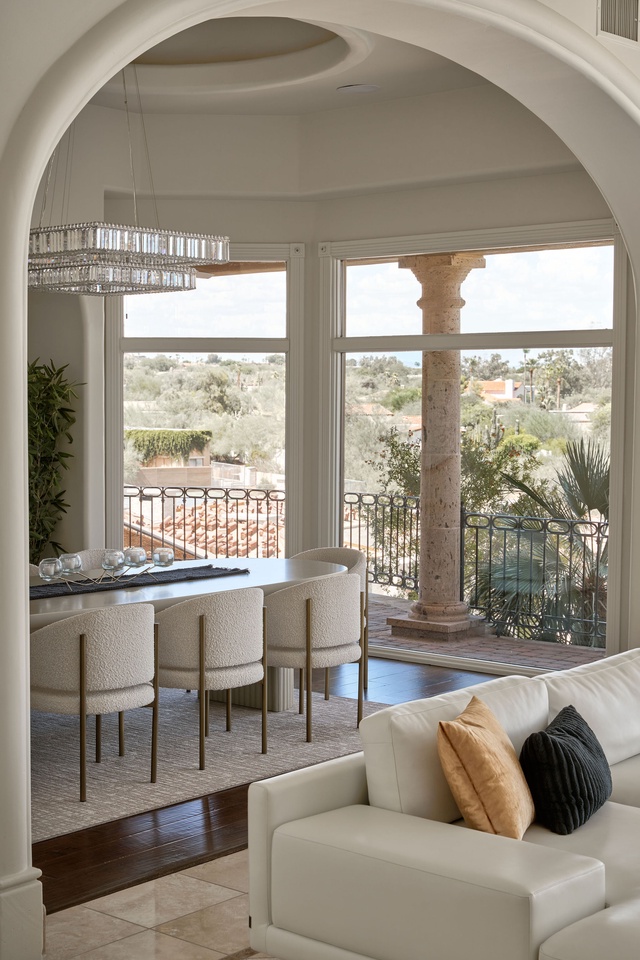 Flow to dining room