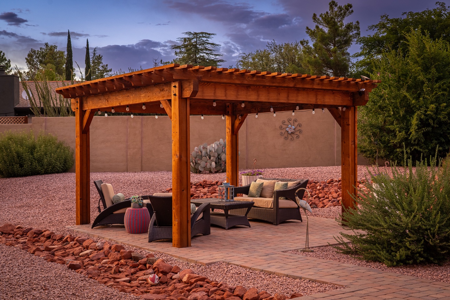 JL_5CougarDr-exteriors-20