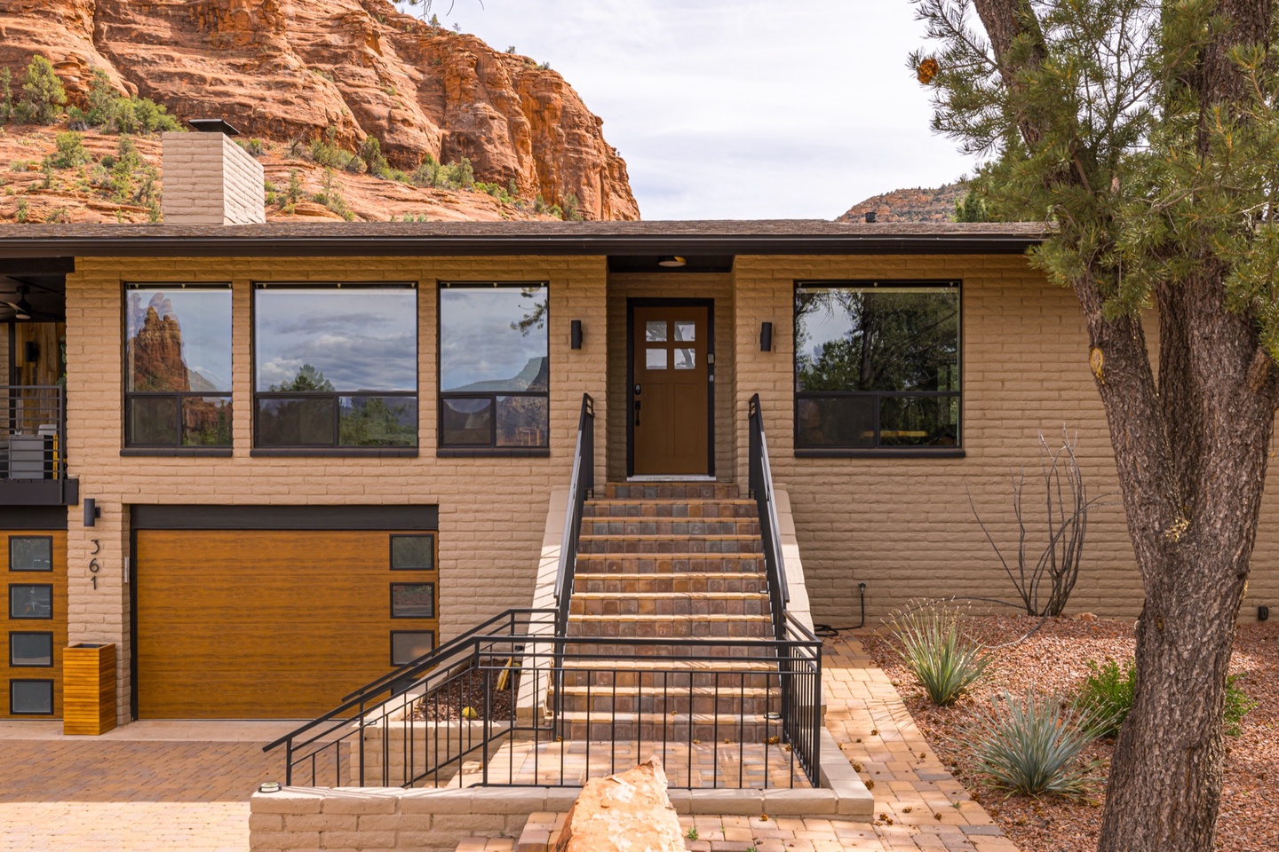 Exterior entry way