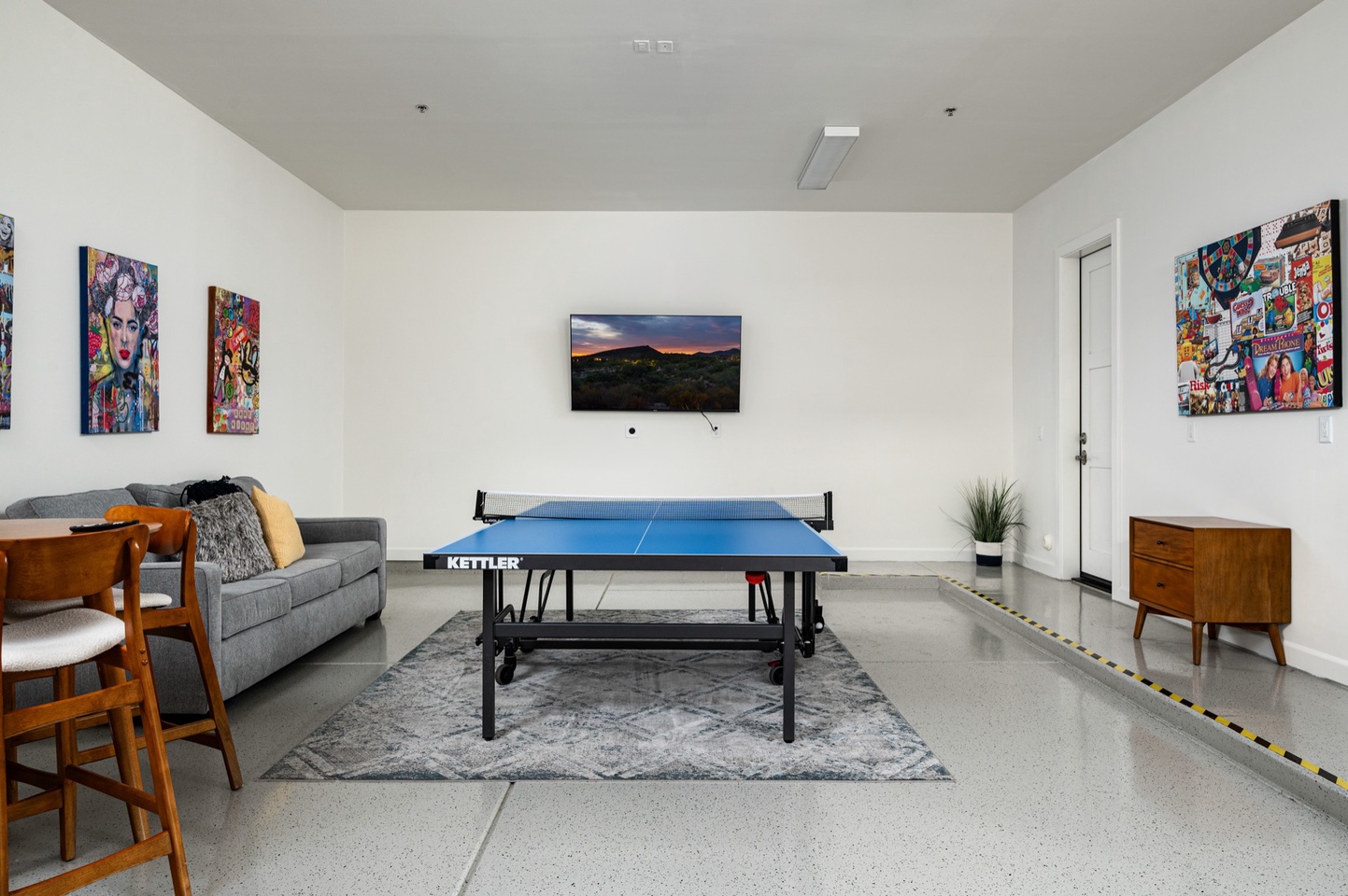 Bedroom 5 (Lower Level) - Ping Pong & HDTV
