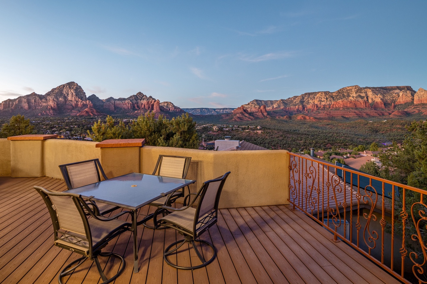 Beautiful panoramic red rock views