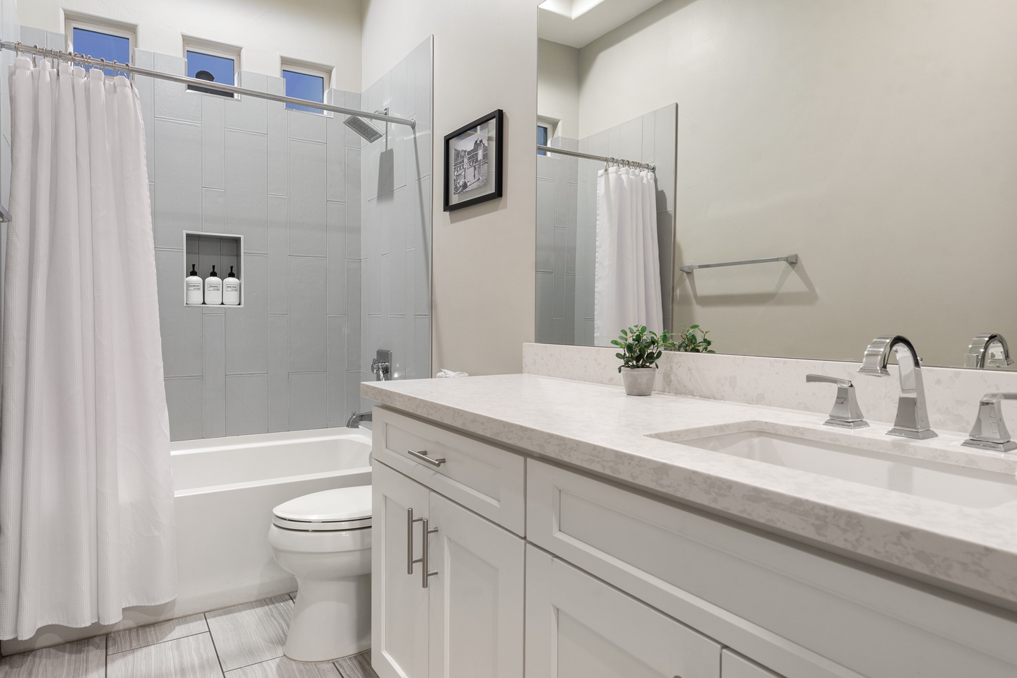 Bathroom 4 - Lower Level w/ Shower & Tub combo