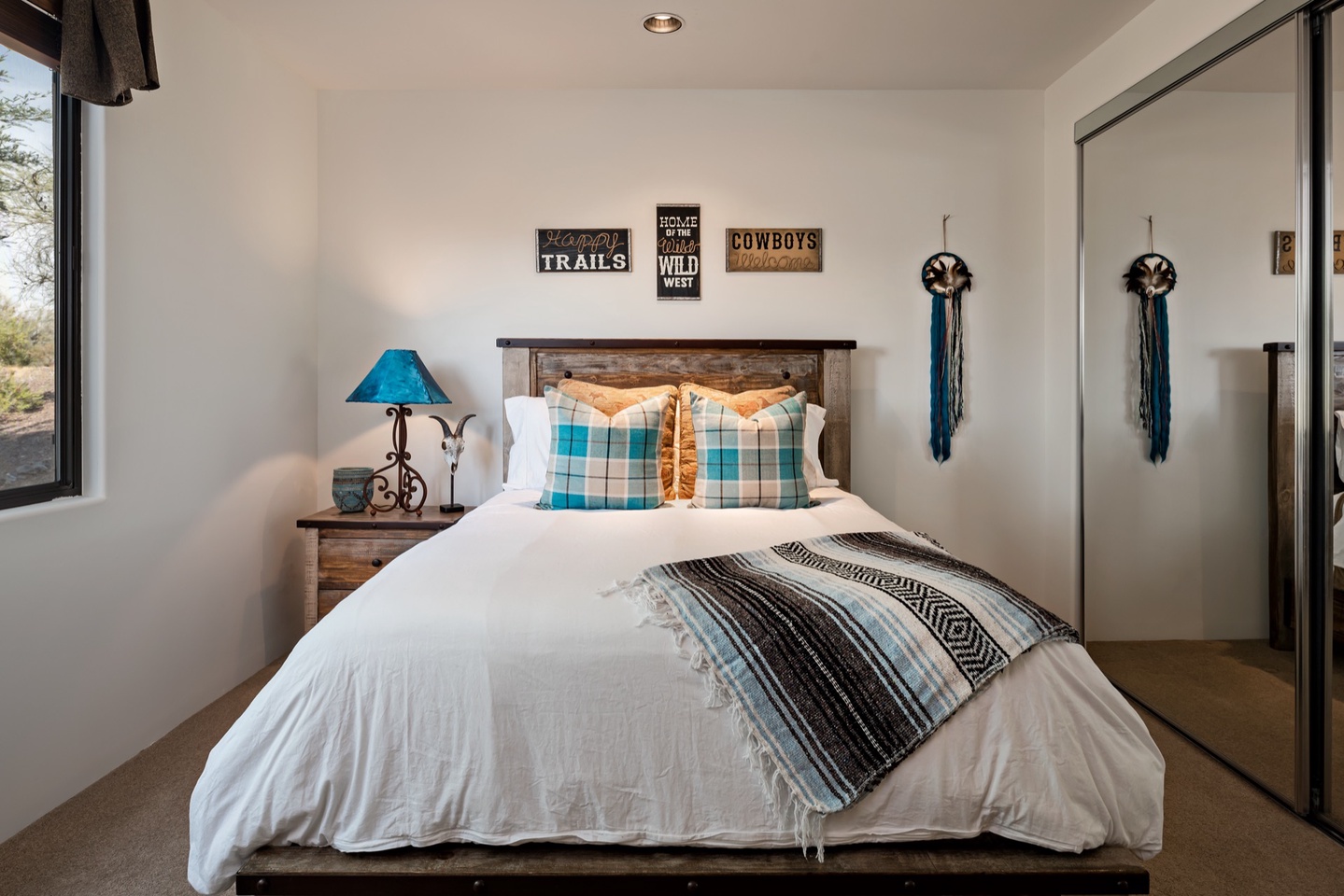 Bedroom 2 - Queen bed - Quality linens