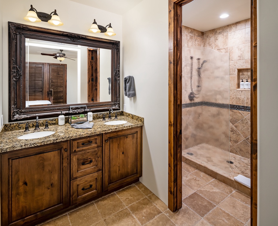 En-suite bathroom with walk in shower