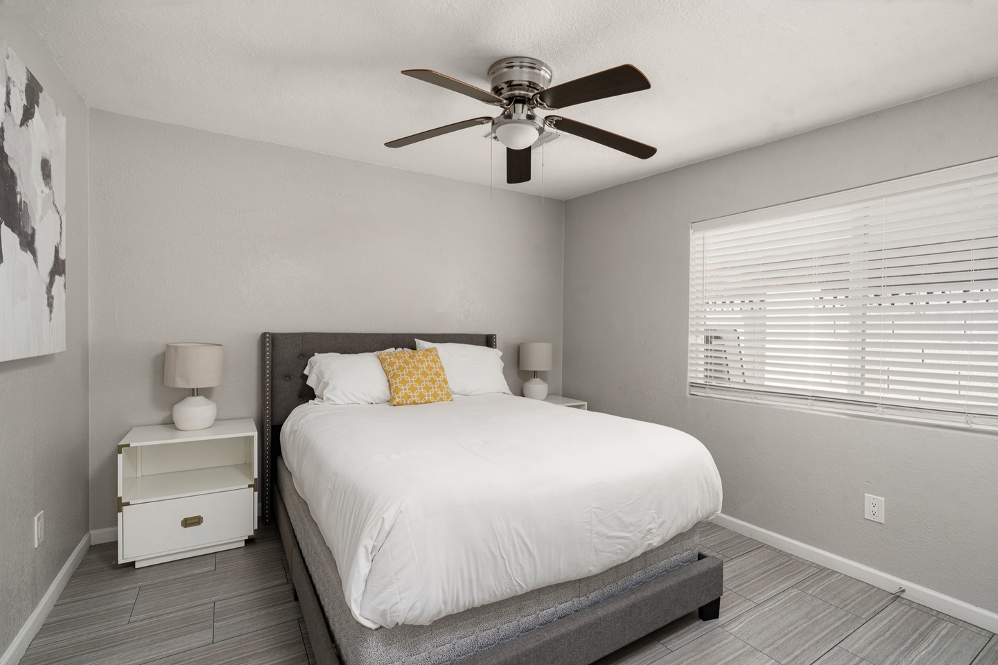Bedroom 4 - queen bed