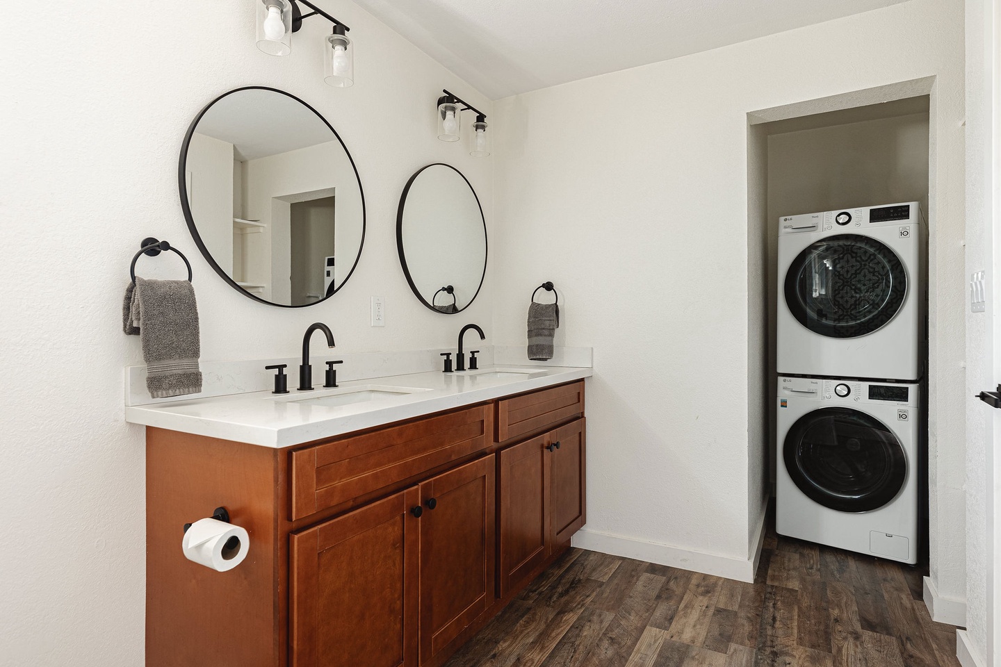 Attached laundry facilities