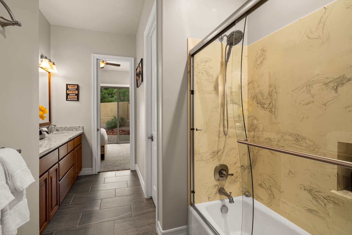 JL_5CougarDr-interiors-Bedrooms-05