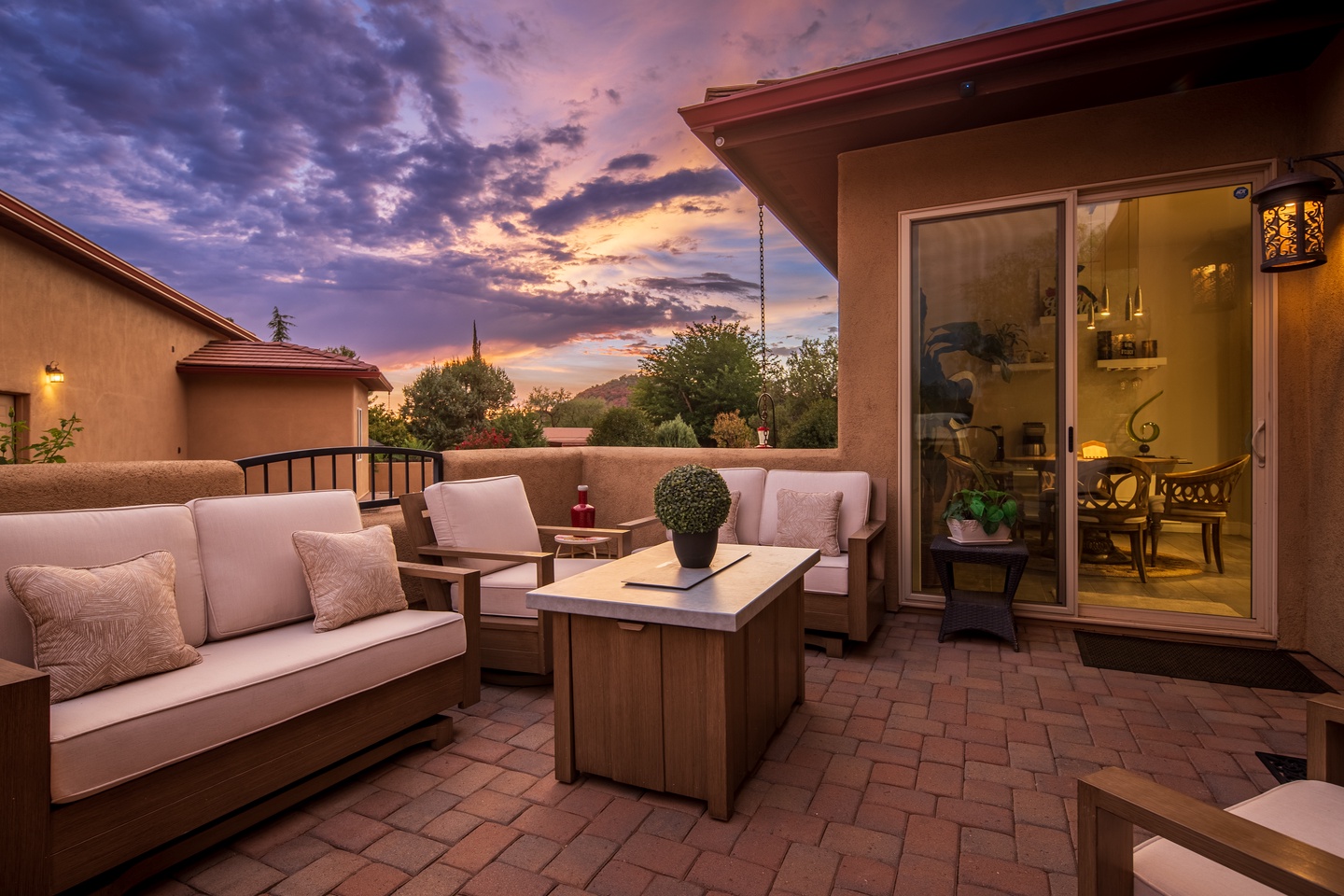 JL_5CougarDr-exteriors-19