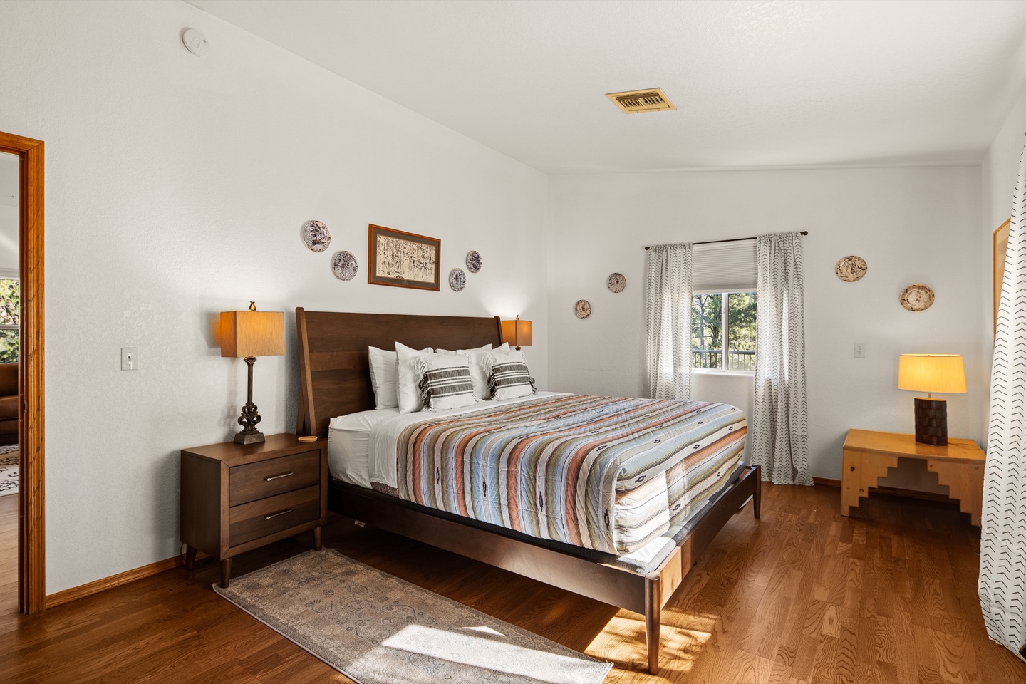 Bedroom 1 - king bed